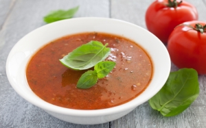 Суп с томатом и базиликом