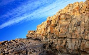 Каменистые скалы