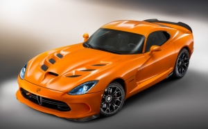 Оранжевый Dodge Viper