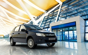 Черная Lada Granta