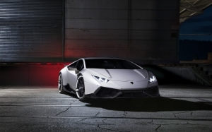 Спорткар Lamborghini Huracan