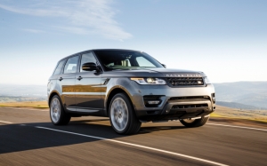 Range Rover Sport на дороге