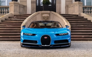Bugatti Chiron вид спереди