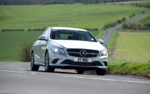Белый Mercedes CLA