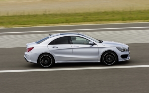 Mercedes CLA вид сбоку