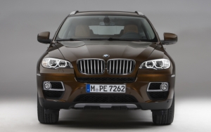 BMW X6 спереди