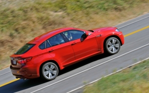 Красный BMW X6